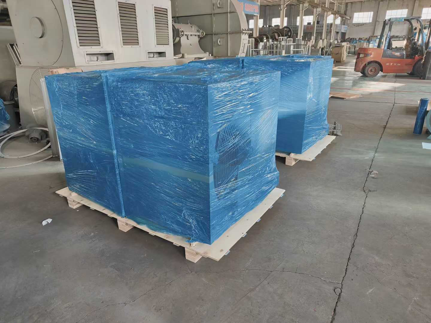 年前最后一批風(fēng)機(jī)出口中東地區(qū)